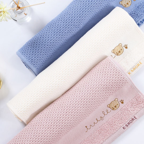 Khăn mặt trẻ em hai lớp cotton mềm mại thấm hút tốt. Khăn lau họa tiết tổ ong kích thước 30x30cm Kimhome K19