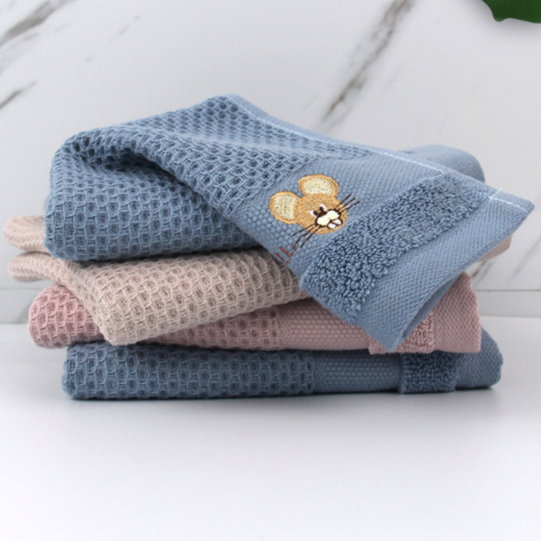 Khăn mặt trẻ em hai lớp cotton mềm mại thấm hút tốt. Khăn lau họa tiết tổ ong kích thước 30x30cm Kimhome K19
