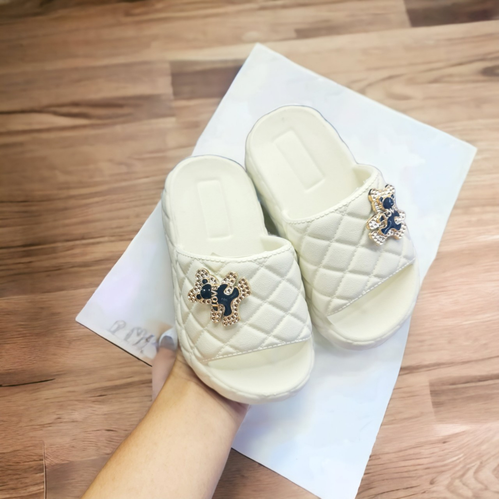 Dép bánh mì cho bé gái họa tiết caro siêu nhẹ đế cao 4 phân siêu êm