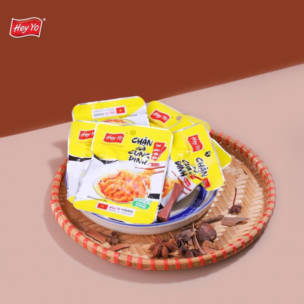 1 Chân gà  Chân gà cay rút xương Hey yo-  hàng việt nam .