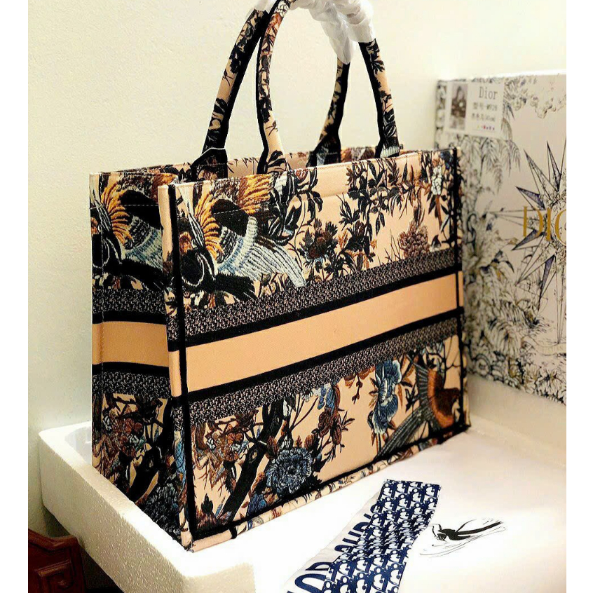 Túi Xách CD Công Sở Size 36,40 Bản Hai Mặt Phối Hoạ Tiết Hàng Cao Cấp Fullbocx Nguyên Siu Sịn Sò-9--400-00