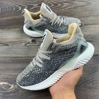 Giày thể thao sneaker alphabounce Xám Chấm Đen muối tiêu