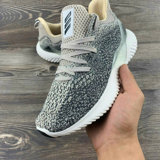 Giày thể thao sneaker alphabounce Xám Chấm Đen muối tiêu