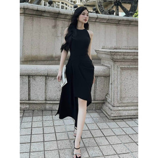 Đầm yếm xếp li eo tà đắp chéo