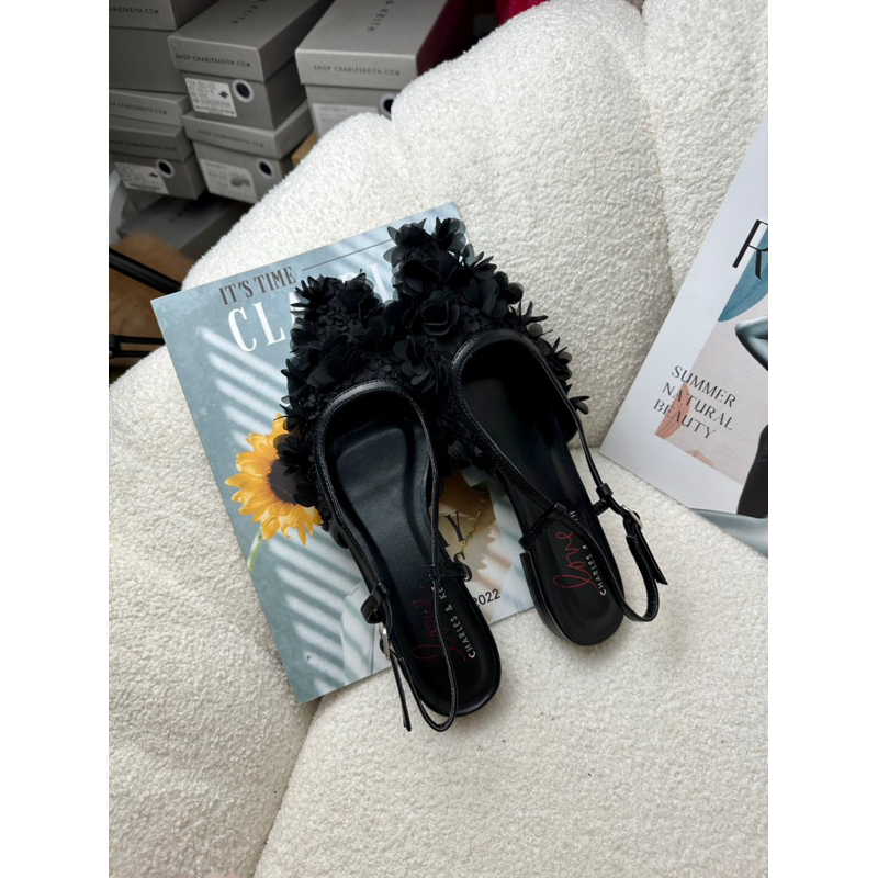 Giày xăng đan mũi nhọn Cnk đính hoa đế bệt 1cm phong cách tiểu thư nhẹ nhàng hàng Fullbox mới 2023 G34