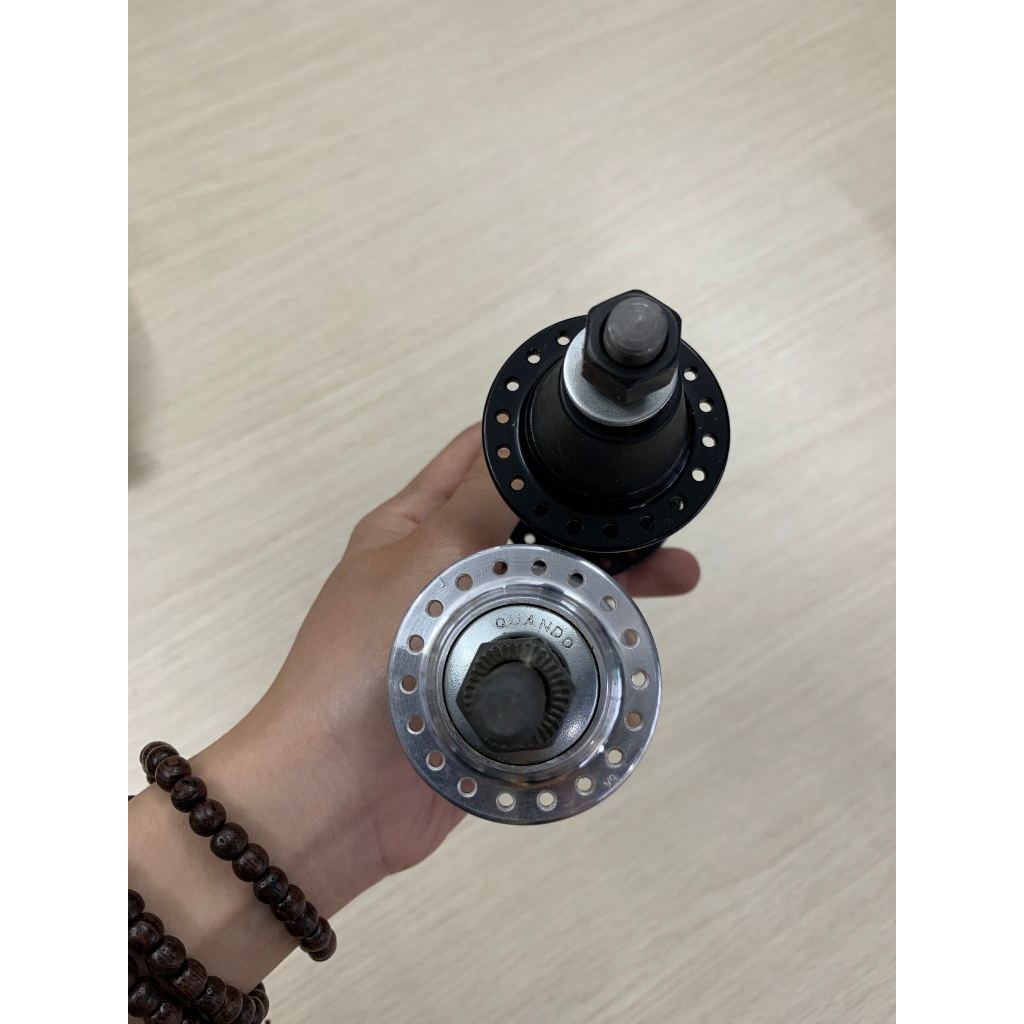Hub / Đùm xe đạp sau trục đặc Den vặn QUANDO 36 Lỗ Phanh V / hợp kim nhôm Đài Loan .