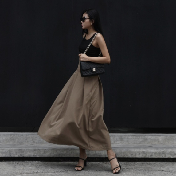 Chân váy dài xếp li lớn màu nâu nhạt, là min - BROWN PLEATED MIDI SKIRT