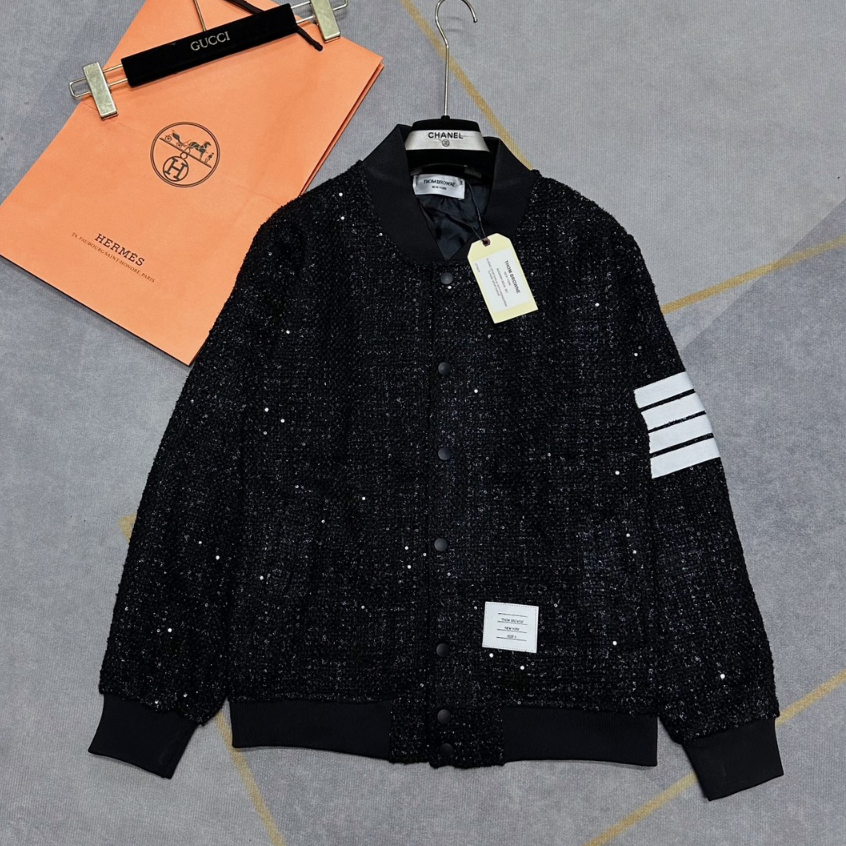 Áo khoác Bomber Thom Vải Kim Tuyến Hai Lớp Phối Bốn Vạch Thêu Chuẩn Hàng Tàu