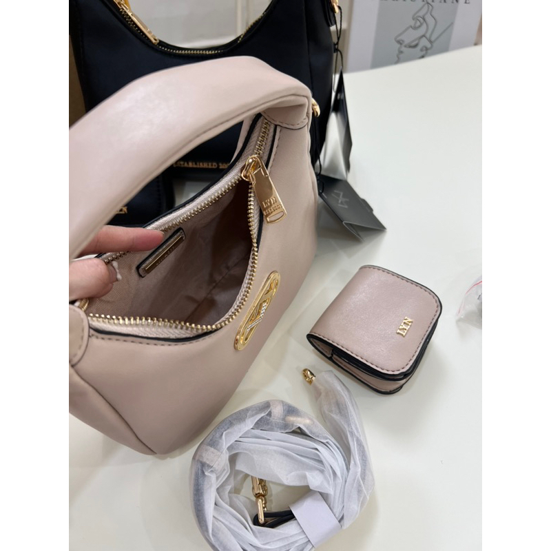 Túi L Y N đeo vai sang trọng