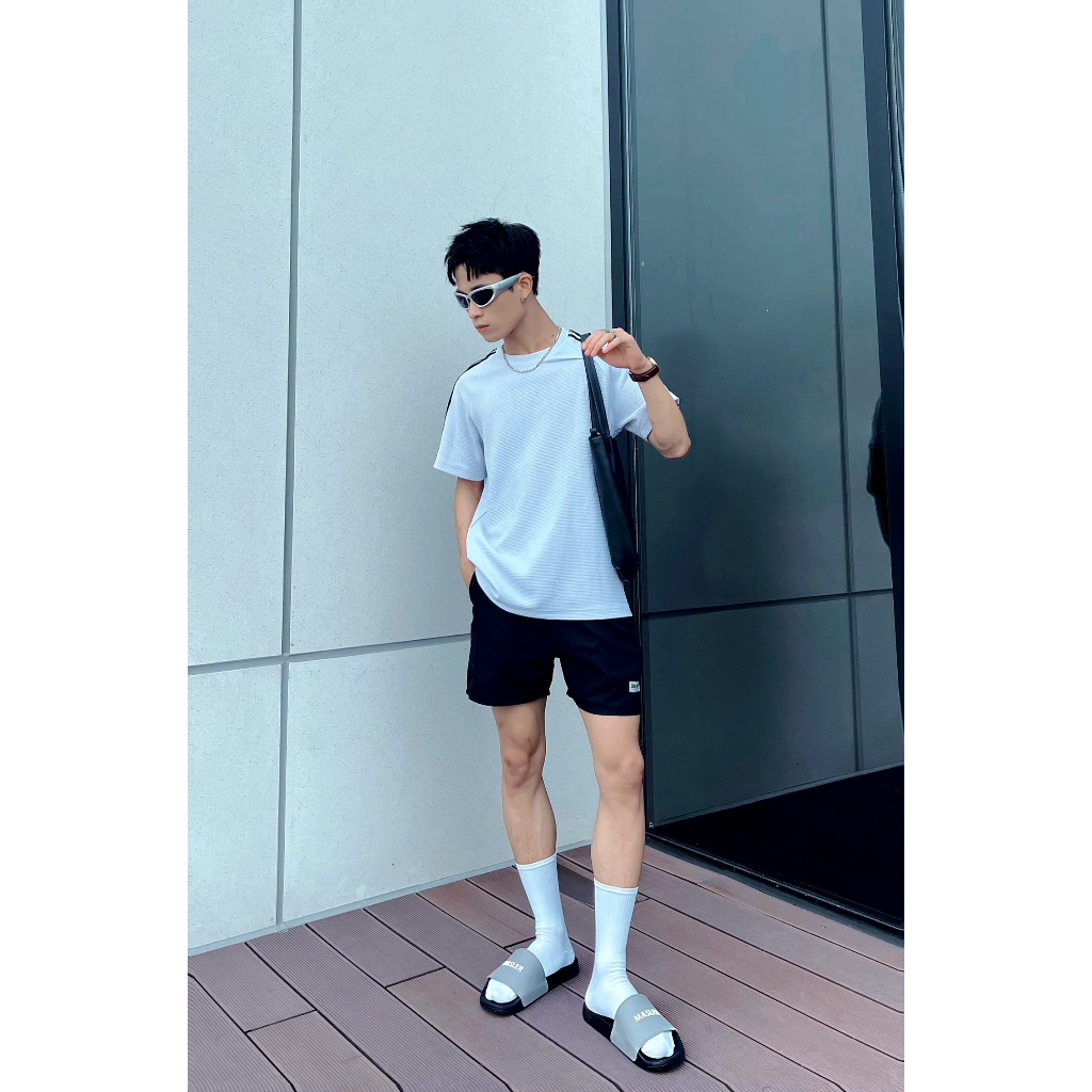 Dép nam quai ngang M Masler-MT màu xám với đế thiết kế chống trơn trượt, chống nước và quai thoáng khí MT8