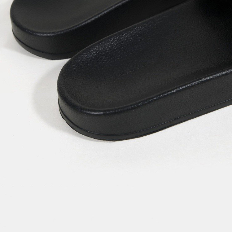 Dép nam quai ngang M Masler-MT màu xám với đế thiết kế chống trơn trượt, chống nước và quai thoáng khí MT8