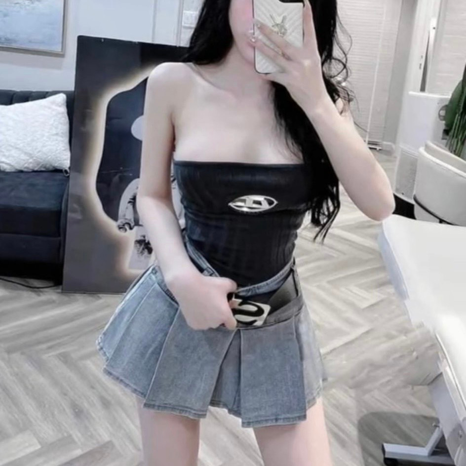 Chân váy jean xếp ly ngắn đai chữ S lưng cao có quần bò bảo vệ co dãn fitform chuẩn wash màu QC3698 - Hottrend 2024