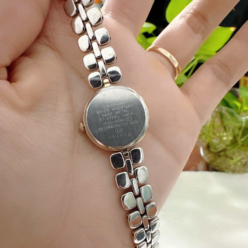 Đồng hồ nữ si nhật dáng lắc tay hiệu Seiko Lucent , dây khoá zin