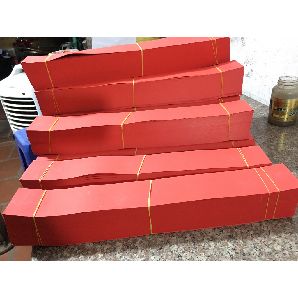 1kg giấy đỏ tươi 2 mặt KT:6x42cm,7,5X42cm định lượng 80gsm