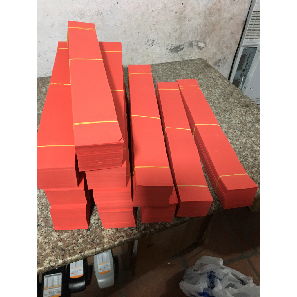 1kg giấy đỏ tươi 2 mặt KT:6x42cm,7,5X42cm định lượng 80gsm