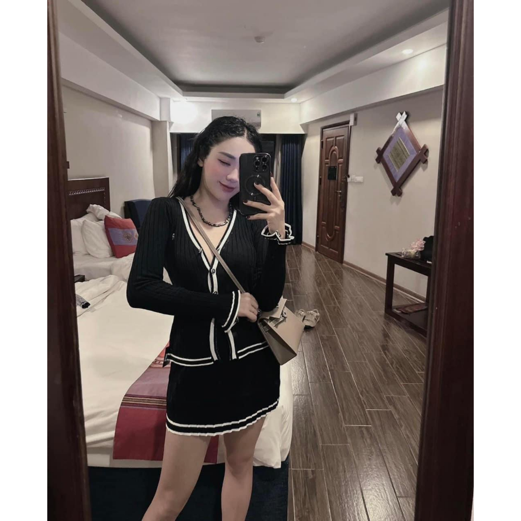 SET LEN TIÊU THƯ KÈM CHÂN VÁY THÊU CHỮ R