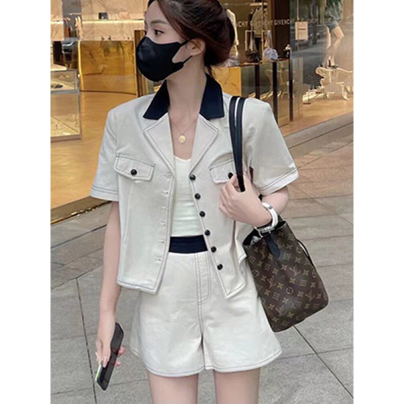 SET ÁO CROP KAKI VIỀN KÈM ÁO + SHORT KEM PHỐI ĐEN