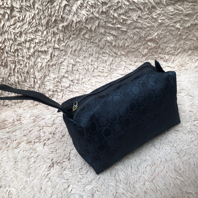 Túi chuẩn si. Túi qua sử dụng. Khách vui lòng xem hình nếu muốn biết thêm thông tin sản phẩm mời khách vô chat . Thanks.