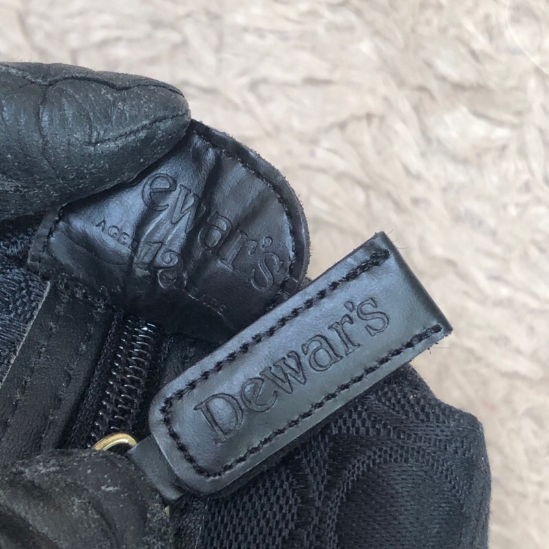 Túi chuẩn si. Túi qua sử dụng. Khách vui lòng xem hình nếu muốn biết thêm thông tin sản phẩm mời khách vô chat . Thanks.