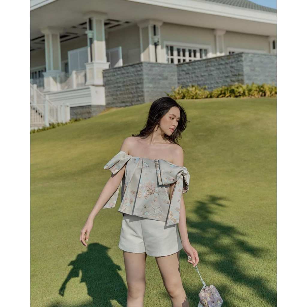 Set gấm xanh hoa áo trễ vai nơ + short