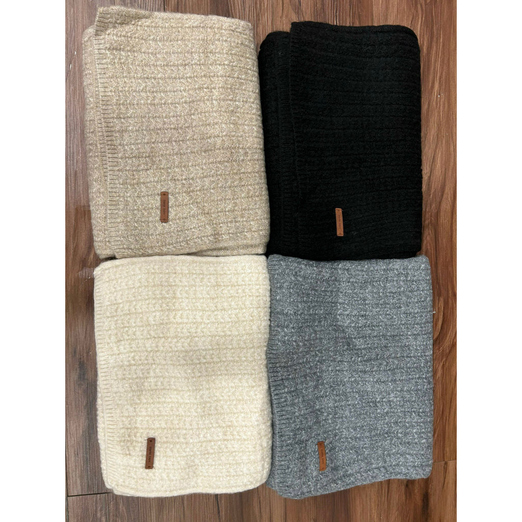 KHĂN CHOÀNG CHẤT LEN TO ĐAN MỊN MÀU TRUNG TÍNH UNISEX