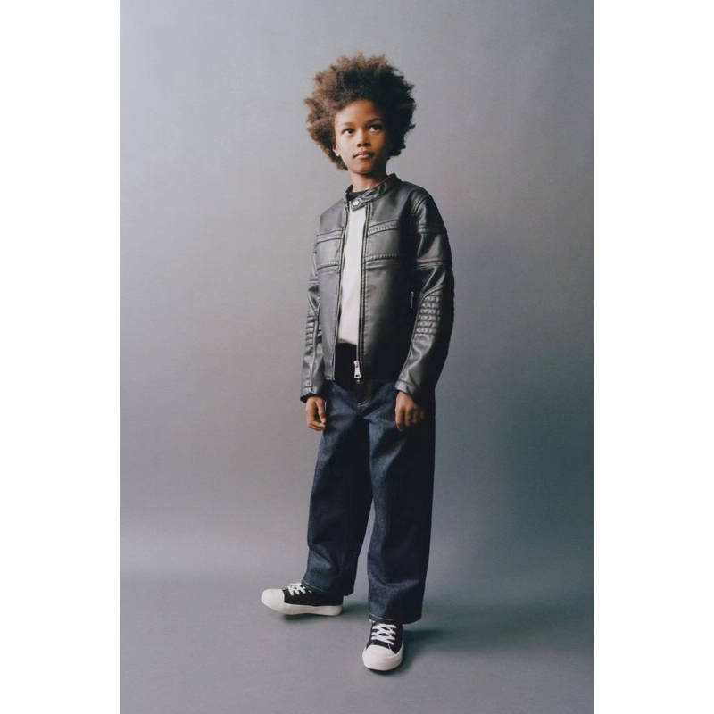 Áo khoác da cúc cổ zzzr bé trai