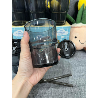 LY THUỶ TINH KÈM ỐNG HÚT ( HKM)