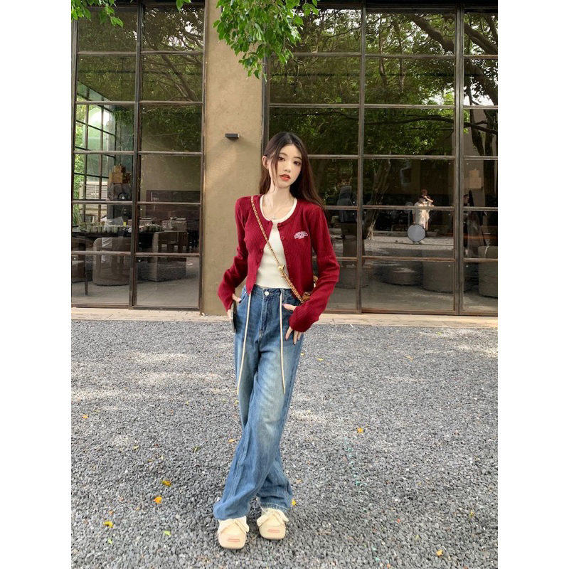 Áo khoác cardigan Herbi dài tay dáng ngắn màu đỏ in chữ phong cách hàn quốc thời trang nữ