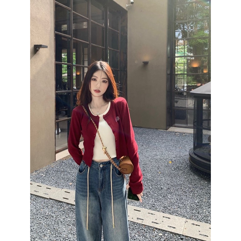 Áo khoác cardigan Herbi dài tay dáng ngắn màu đỏ in chữ phong cách hàn quốc thời trang nữ