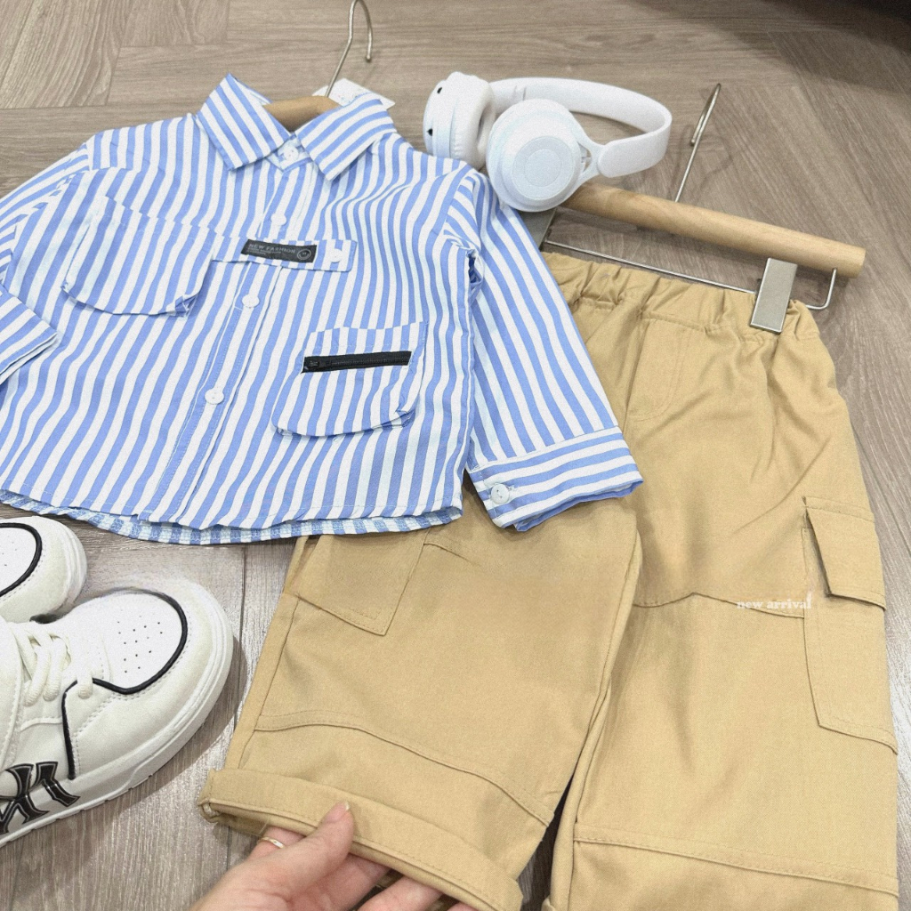 Áo sơ mi bé trai, set bộ áo sơ mi kẻ xanh dương phối quần kaki ông rộng sành điệu cho bé 12-30kg