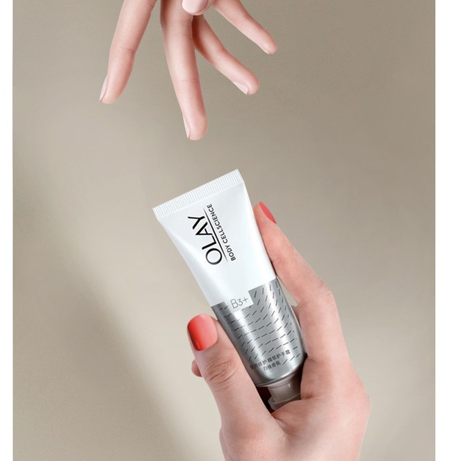 Kem dưỡng trắng da tay Olay B3+ vitamin C  tuýp 10ml / Subeo Beauty