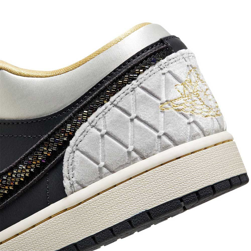 Giày Jordan Cổ Thấp Jordan 1 Low Beaded Swoosh Đính Đá DV1762-001