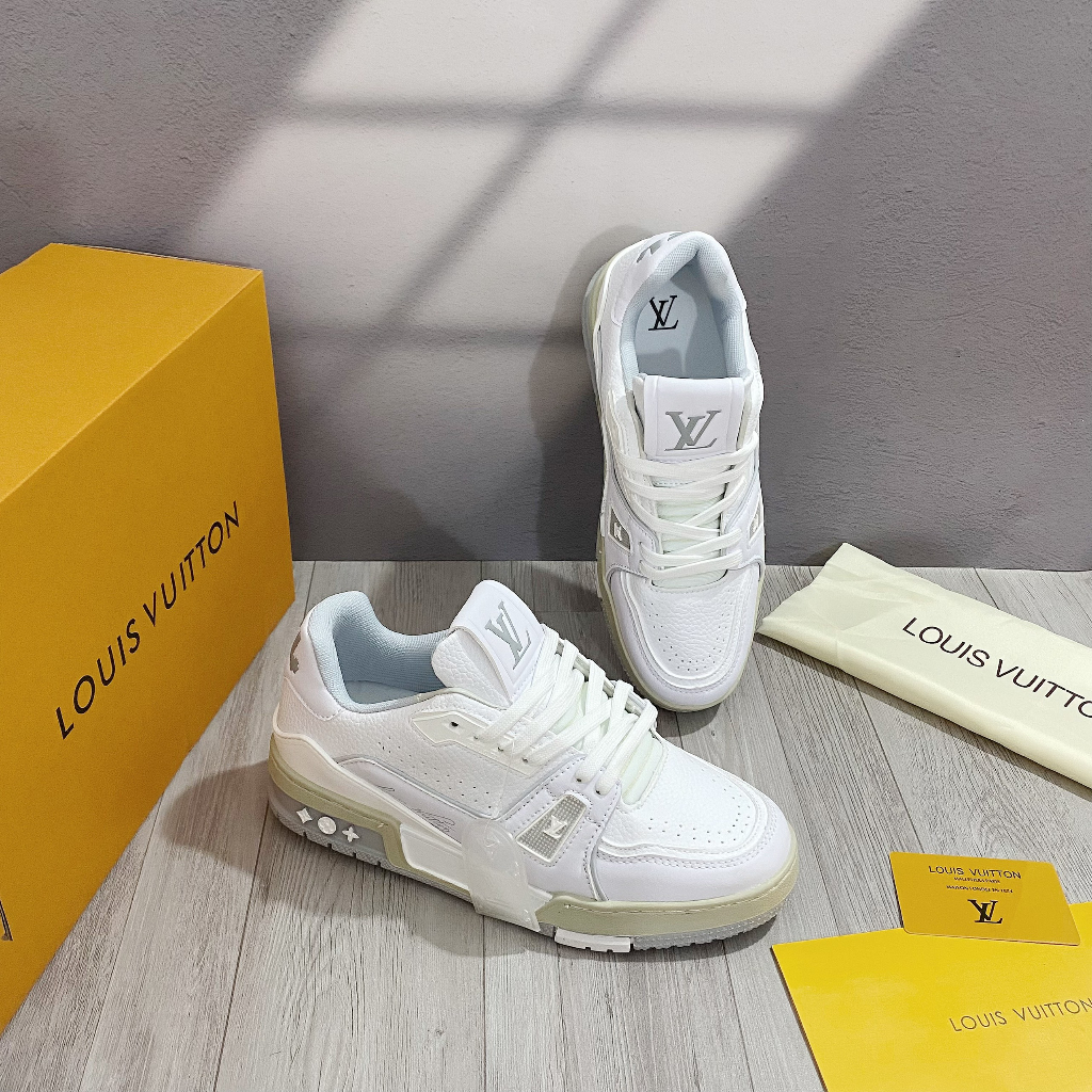 Giày Thể Thao LV 54 Trainer Da Thật Trắng Xám Họa Tiết Phản Quang Sianature White Đế Vàng Nâu