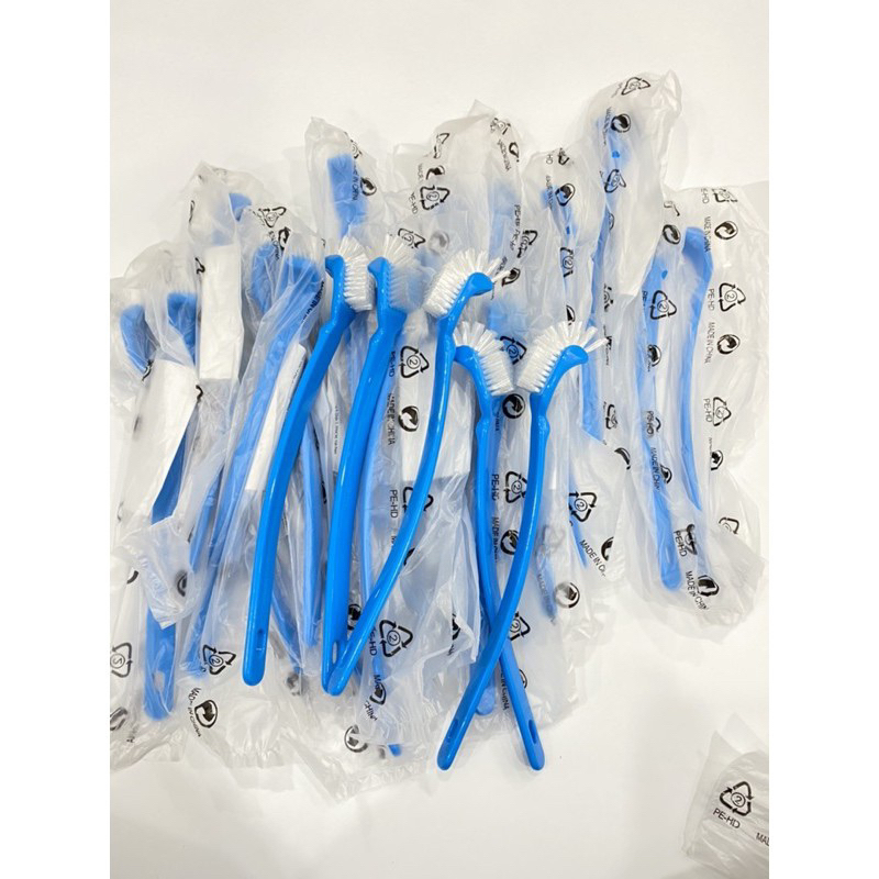 Bàn chải vệ sinh bình nước Tupperware