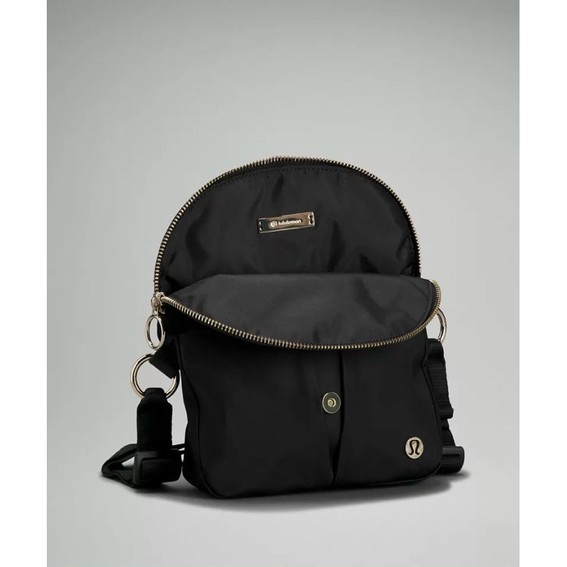 TNS-Túi đeo chéo vải mềm  Lulu Lemon crossbody bag--tone đen classic năng động
