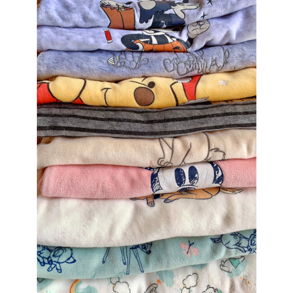 Body sleep nỉ nhung Dis.ney liền tất xuất dư xịn cho bé, chất nhung mềm siêu mướt