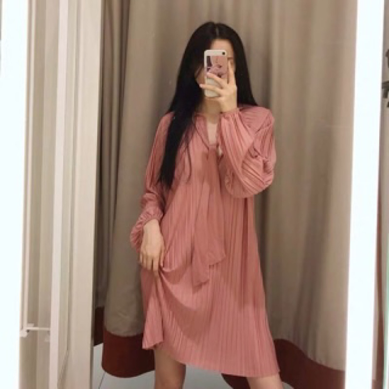 Váy Zara size S xếp ly chuẩn auth newtag giấy như hình
