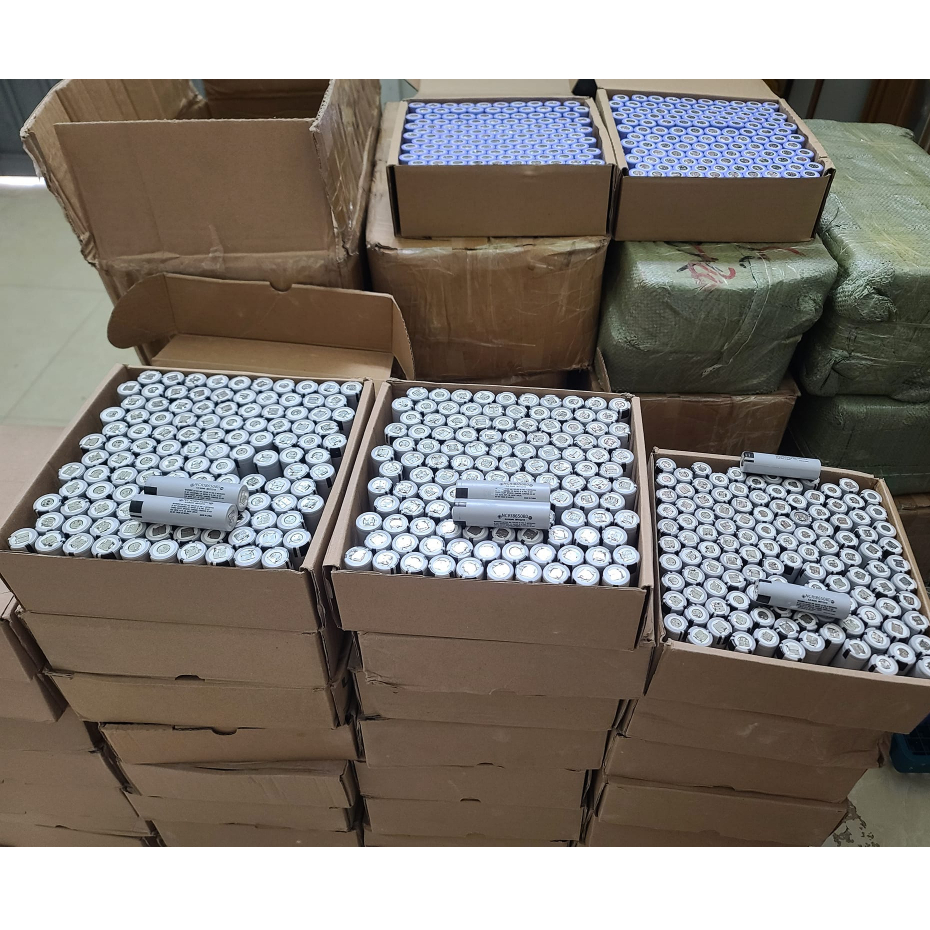 Cell Pin 18650 Panasonic xám dung lượng 3500mAh - 3.7V xả 15A  - Tháo khối