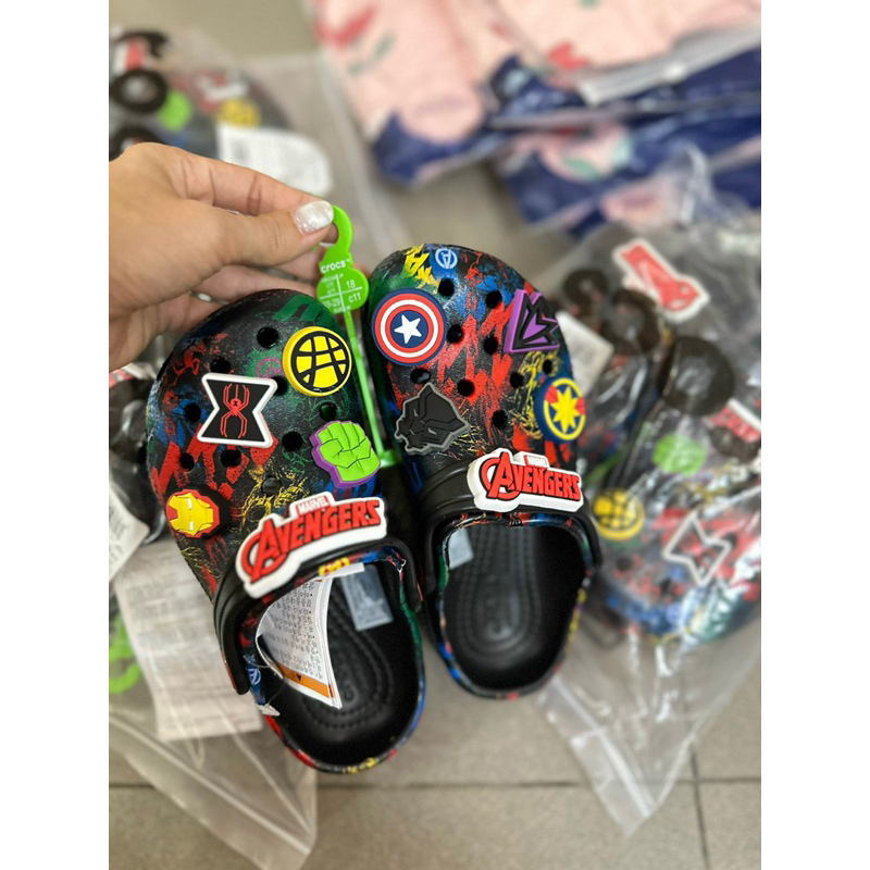 Sục Bé Trai Gắn Stick Croc