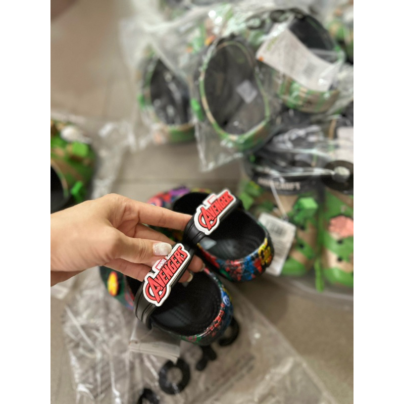 Sục Bé Trai Gắn Stick Croc