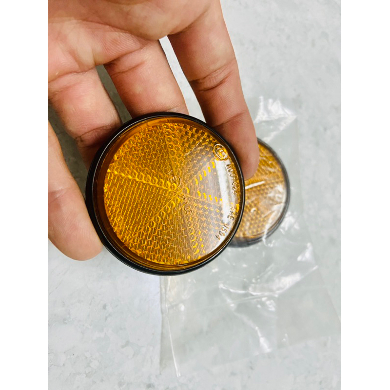 Mắt mèo phản quang tròn đuôi dè sau SCR 110 / Sh 300