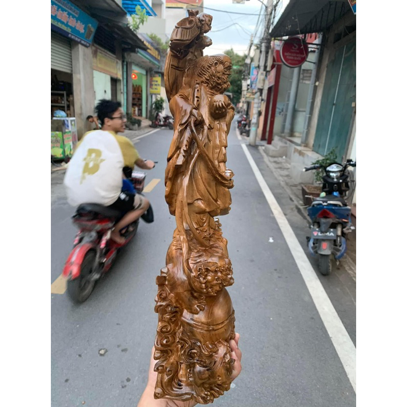 Tượng Đạt ma sư tổ gỗ bách thơm cao 50cm