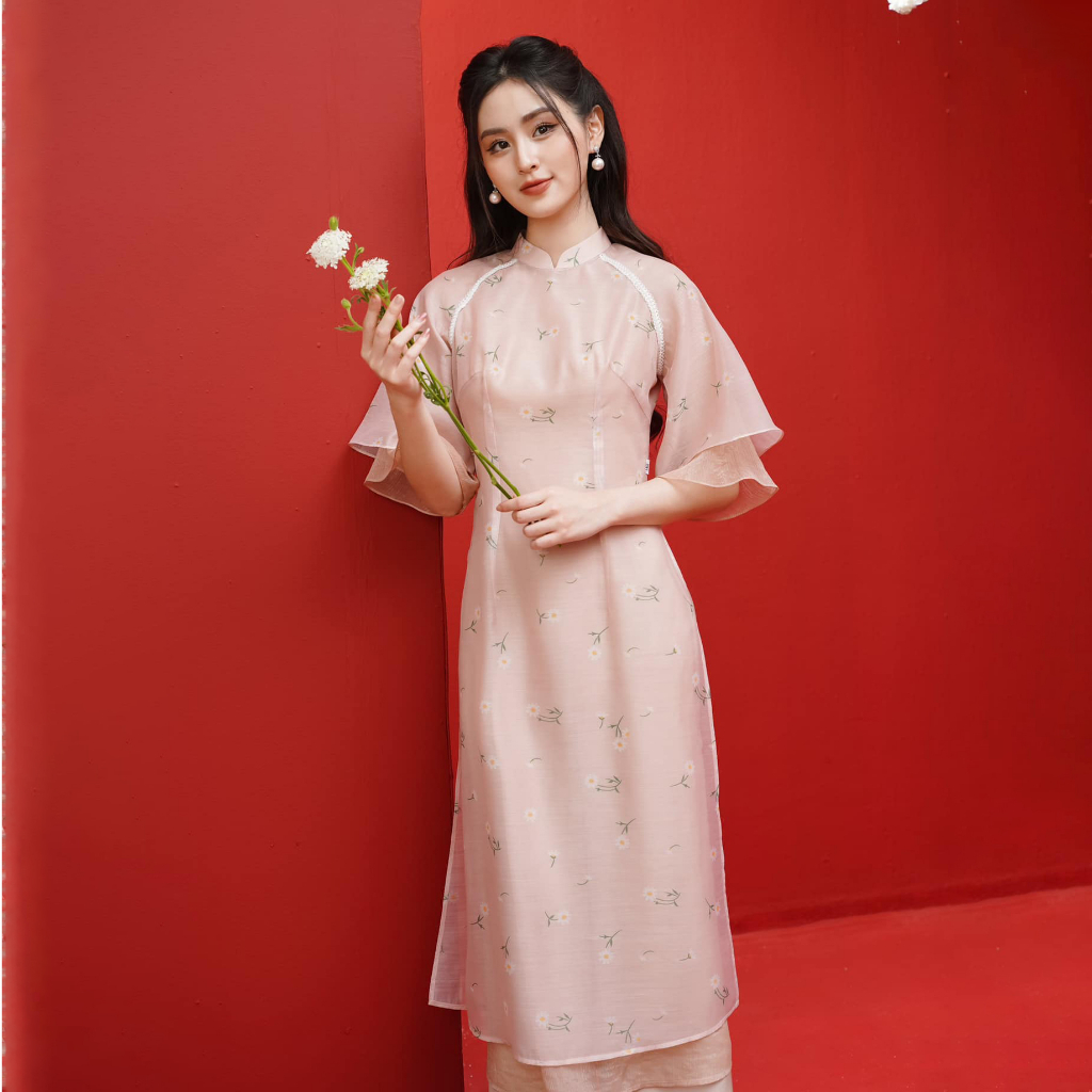 Áo dài Châu Hoa, tơ hoa xanh, dáng cách tân