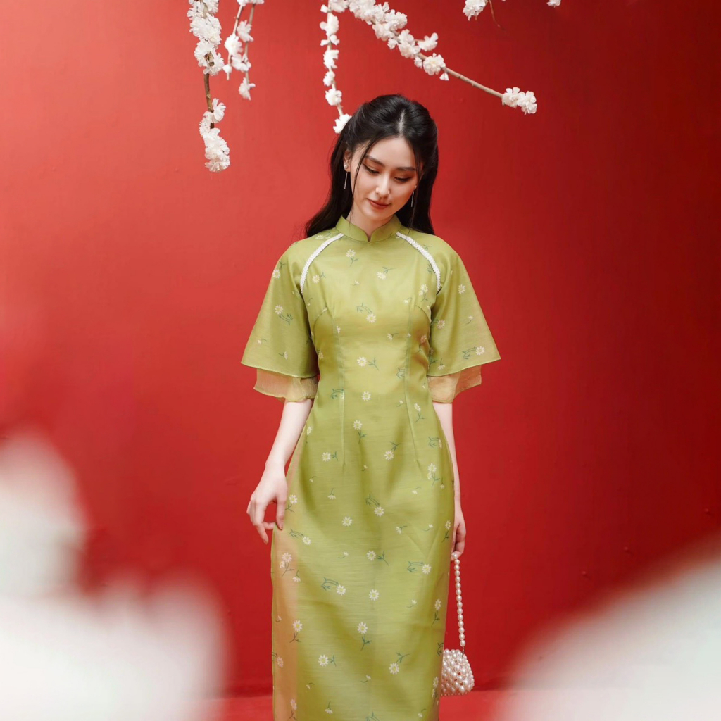 Áo dài Châu Hoa, tơ hoa xanh, dáng cách tân