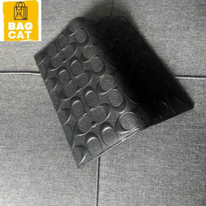 Sẵn Ví cầm tay Coach Breast Pocket Wallet In Signature Leather