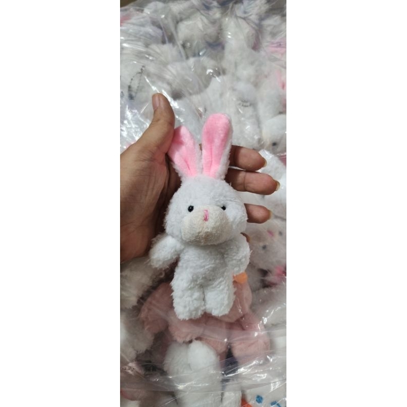 Gấu bông  hình thỏ 15cm có móc treo balo