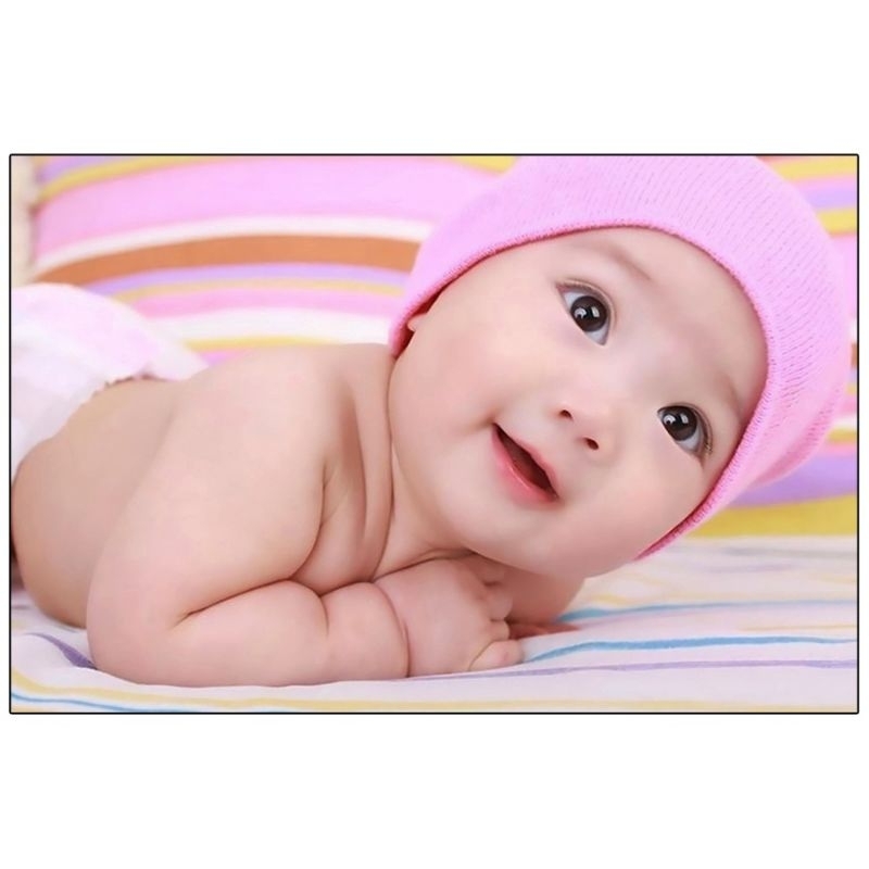 Tranh em bé gái dán tường IN VẢI LỤA KÈM KEO DÁN