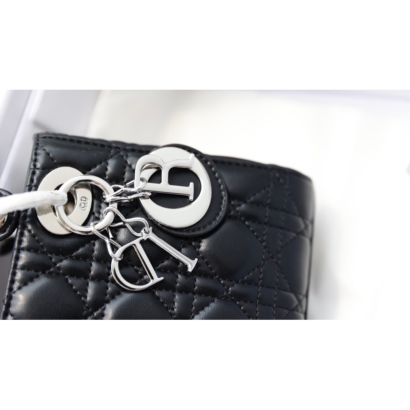 Túi Đì o Lây đì siêu nét & chuẩn bản 2  box nam châm nguyên seal ,kèm sổ + bill size 17cm w566-17