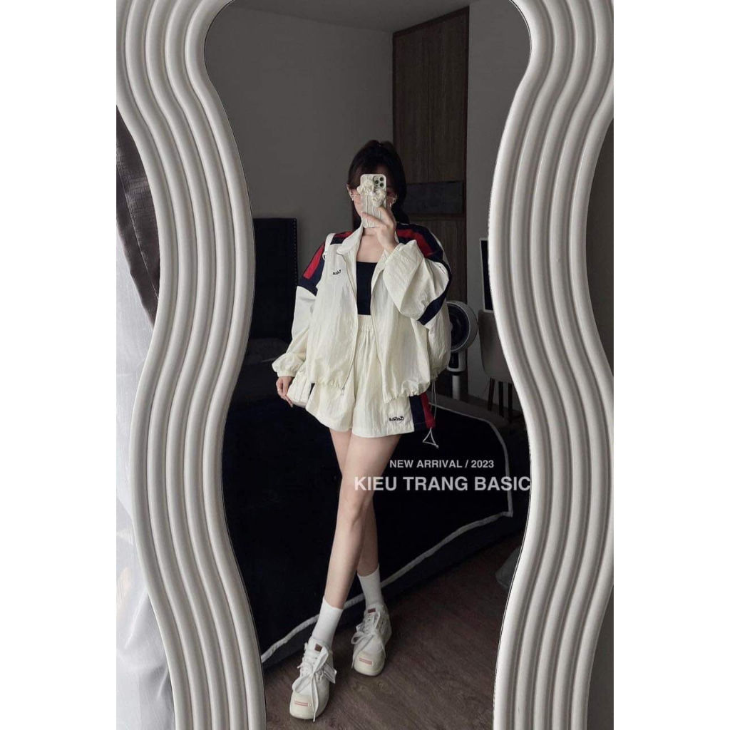 Set áo khoá CELI phối quần short sọc 2 bên genz vải gió nhăn quần 2 lớp siêu đẹp freesize nhỏ hơn 60kg COLLAR