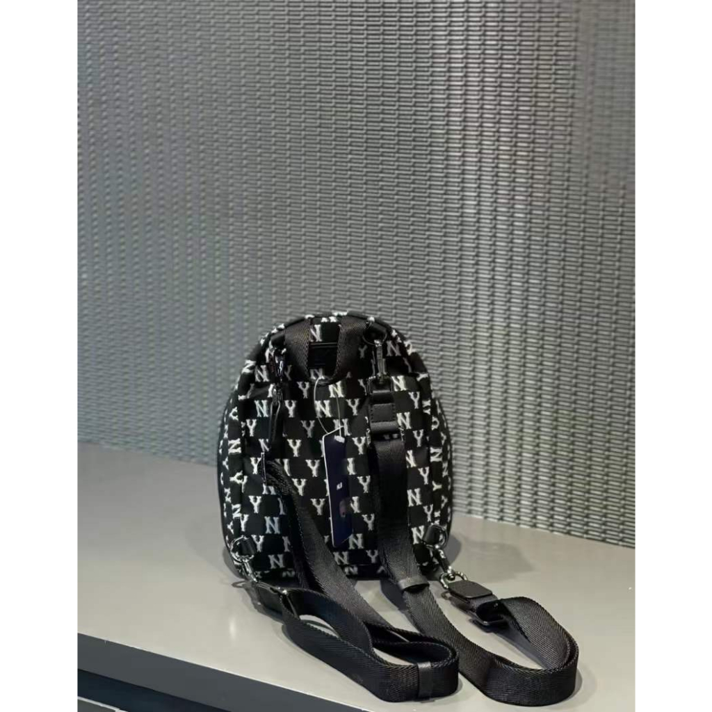 Balo nữ MLB size 19cm* 10cm*24cm hàng order đủ màu